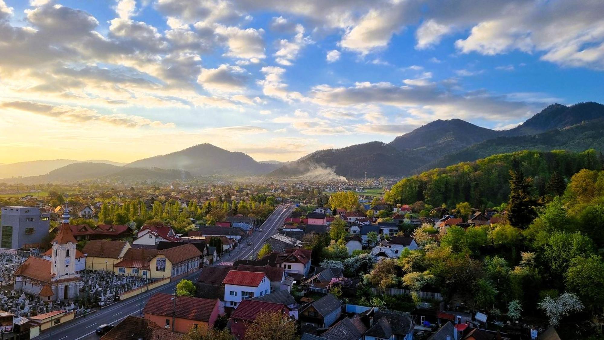 Mountain View Retreat Apartment - 브라쇼브 외부 사진